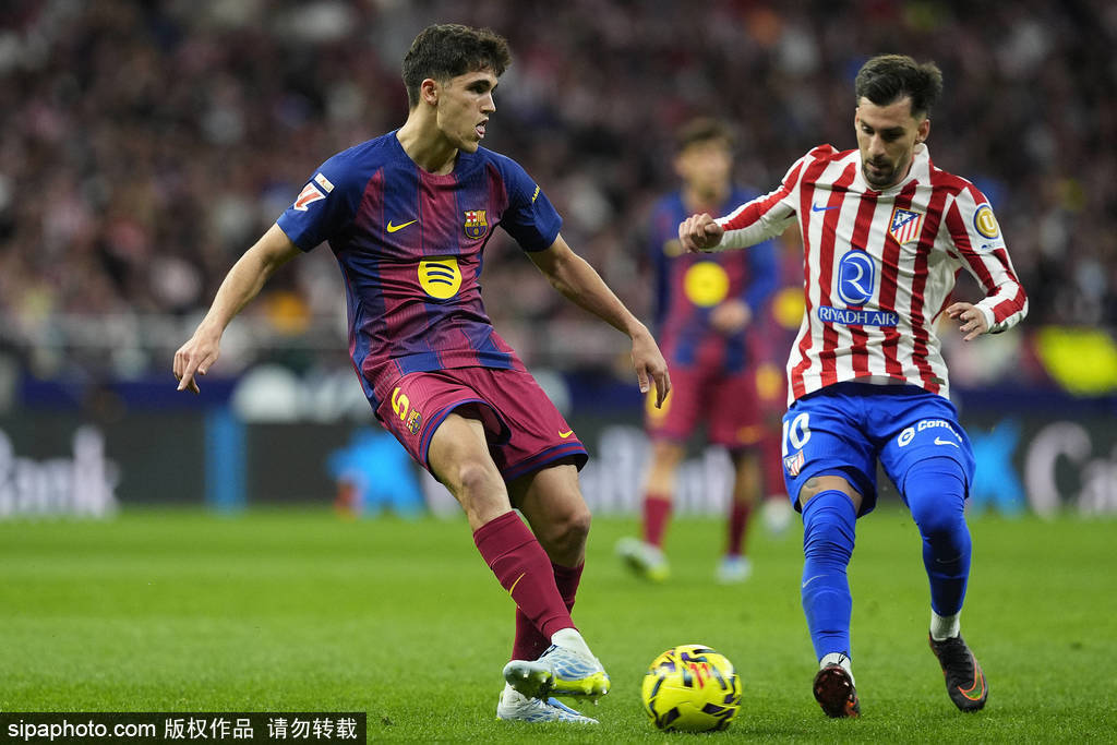 西甲-拉什福德破门莱万绝杀 巴萨2-1逆转十人马竞7分领跑